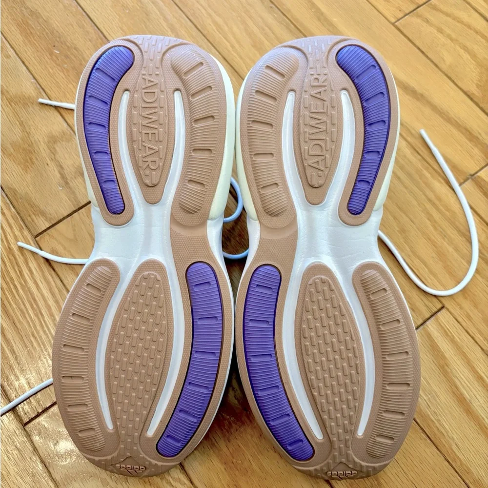 Adidas women size 8 AlphaBounce+ Running shoe. - Picture 6 of 6